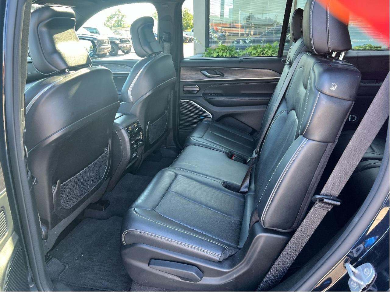 2023 Jeep Grand Cherokee L Overland 4x4 V6 *1 OWNER *CLEAN CARFAX *LOADED Photo