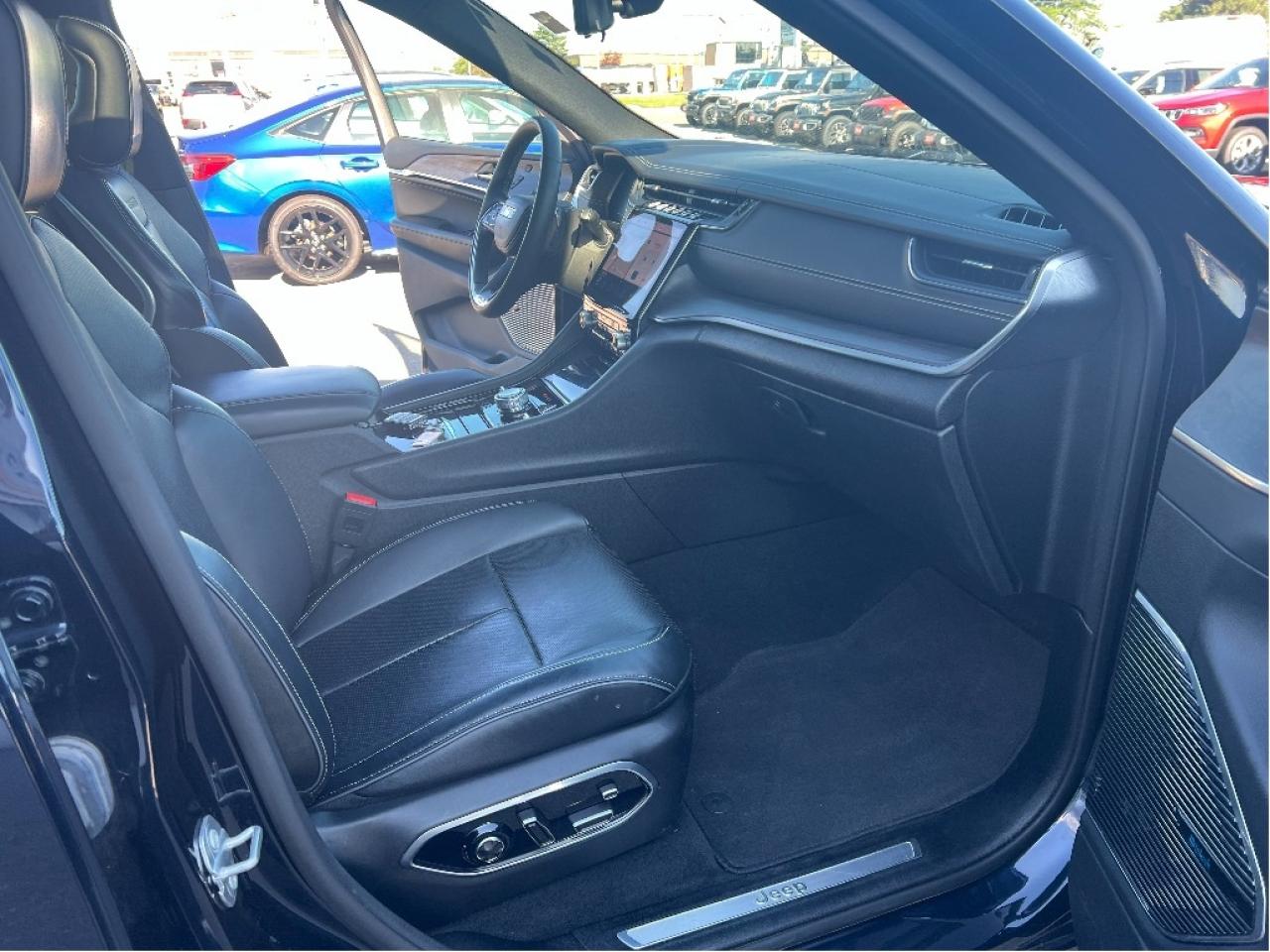 2023 Jeep Grand Cherokee L Overland 4x4 V6 *1 OWNER *CLEAN CARFAX *LOADED Photo