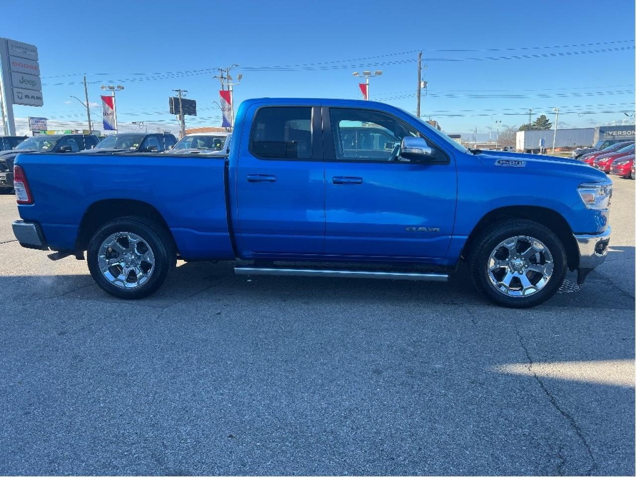 2022 RAM 1500 Big Horn Quad 4x2 V6 *LOW KMS *BUCKET SEATS Photo3