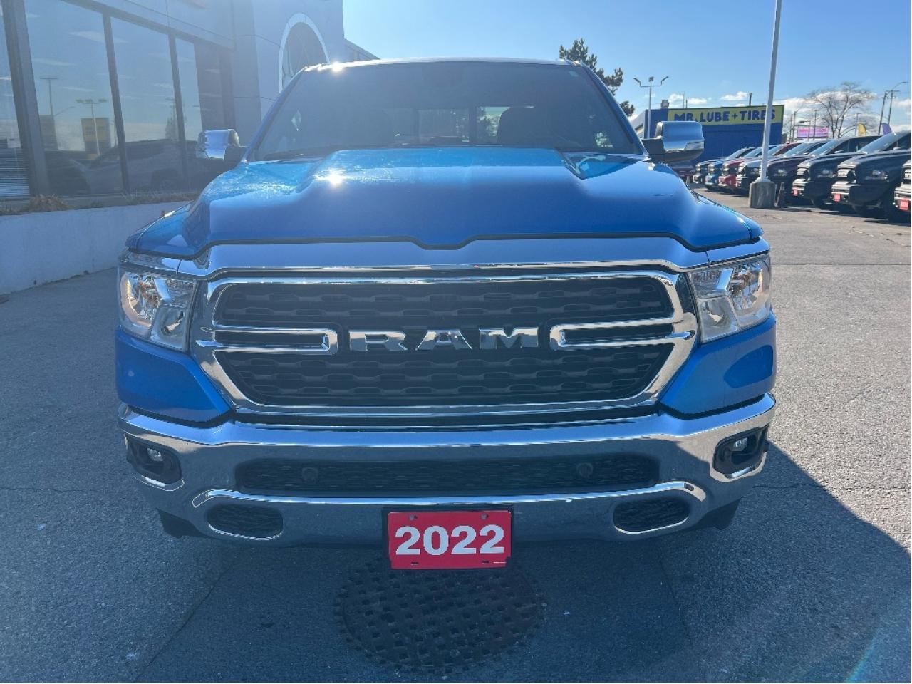 2022 RAM 1500 Big Horn Quad 4x2 V6 *LOW KMS *BUCKET SEATS Photo