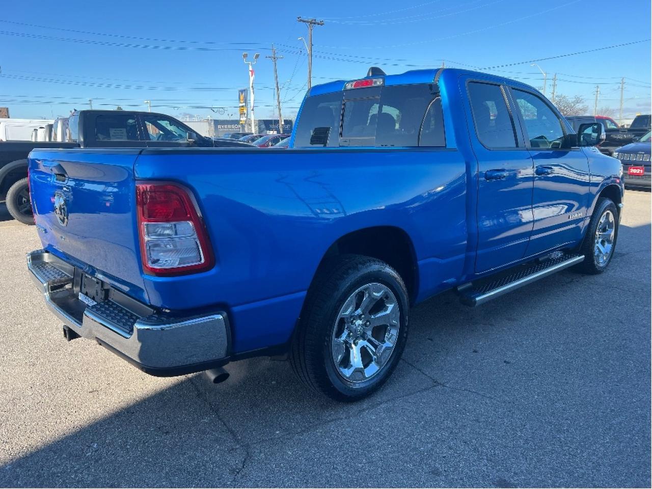2022 RAM 1500 Big Horn Quad 4x2 V6 *LOW KMS *BUCKET SEATS Photo4