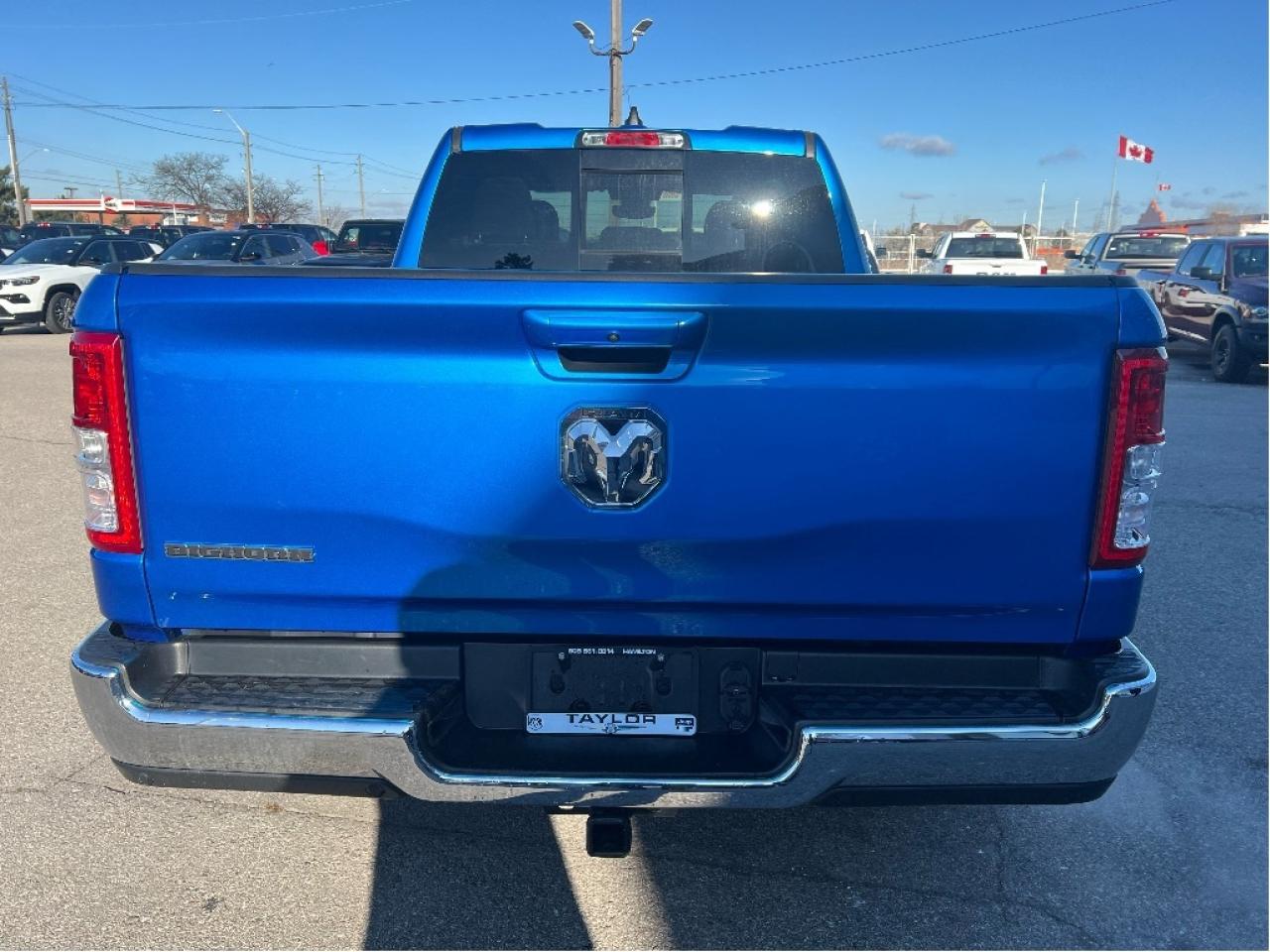 2022 RAM 1500 Big Horn Quad 4x2 V6 *LOW KMS *BUCKET SEATS Photo