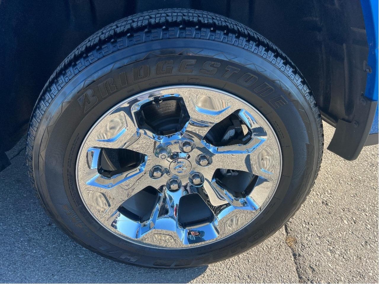 2022 RAM 1500 Big Horn Quad 4x2 V6 *LOW KMS *BUCKET SEATS Photo