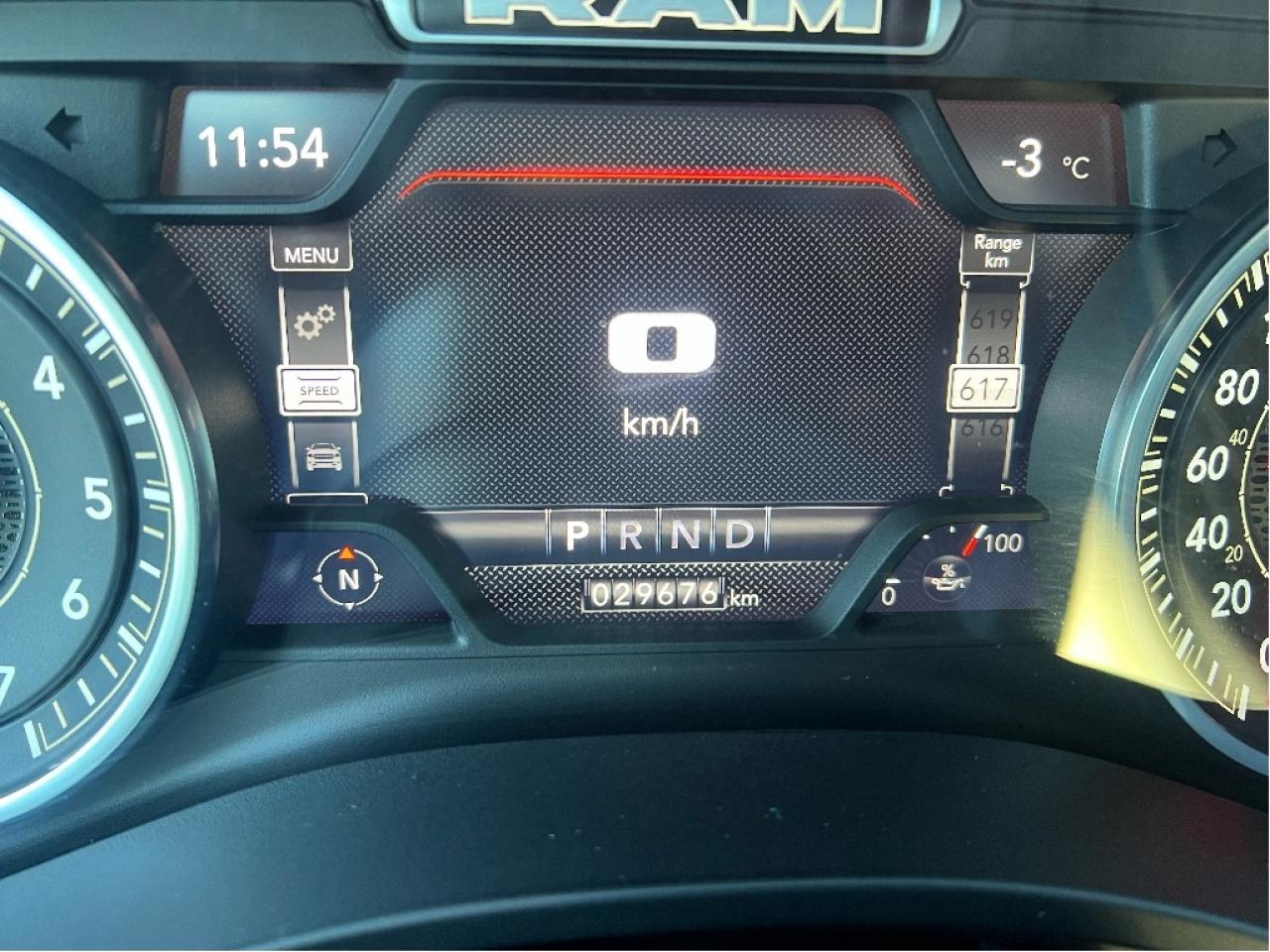 2022 RAM 1500 Big Horn Quad 4x2 V6 *LOW KMS *BUCKET SEATS Photo