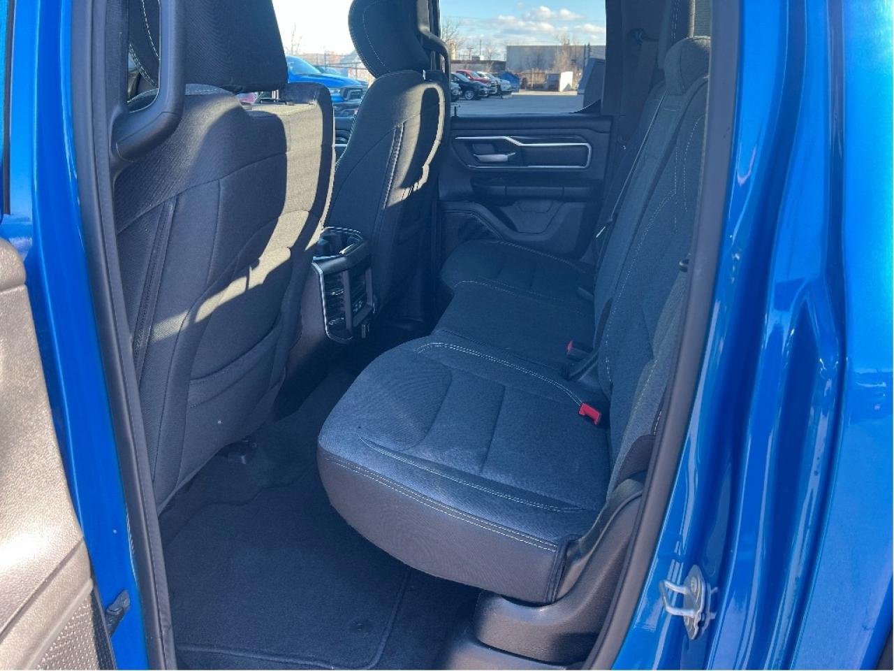 2022 RAM 1500 Big Horn Quad 4x2 V6 *LOW KMS *BUCKET SEATS Photo