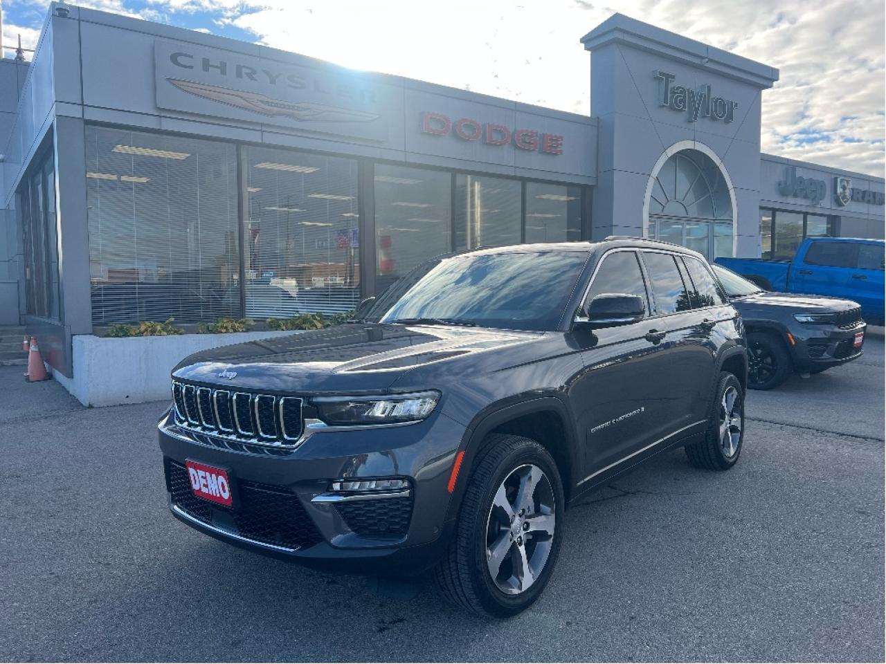 2025 Jeep Grand Cherokee Limited 4x4 V6 Demonstrator *SUNROOF *TOW *LUXURY Photo