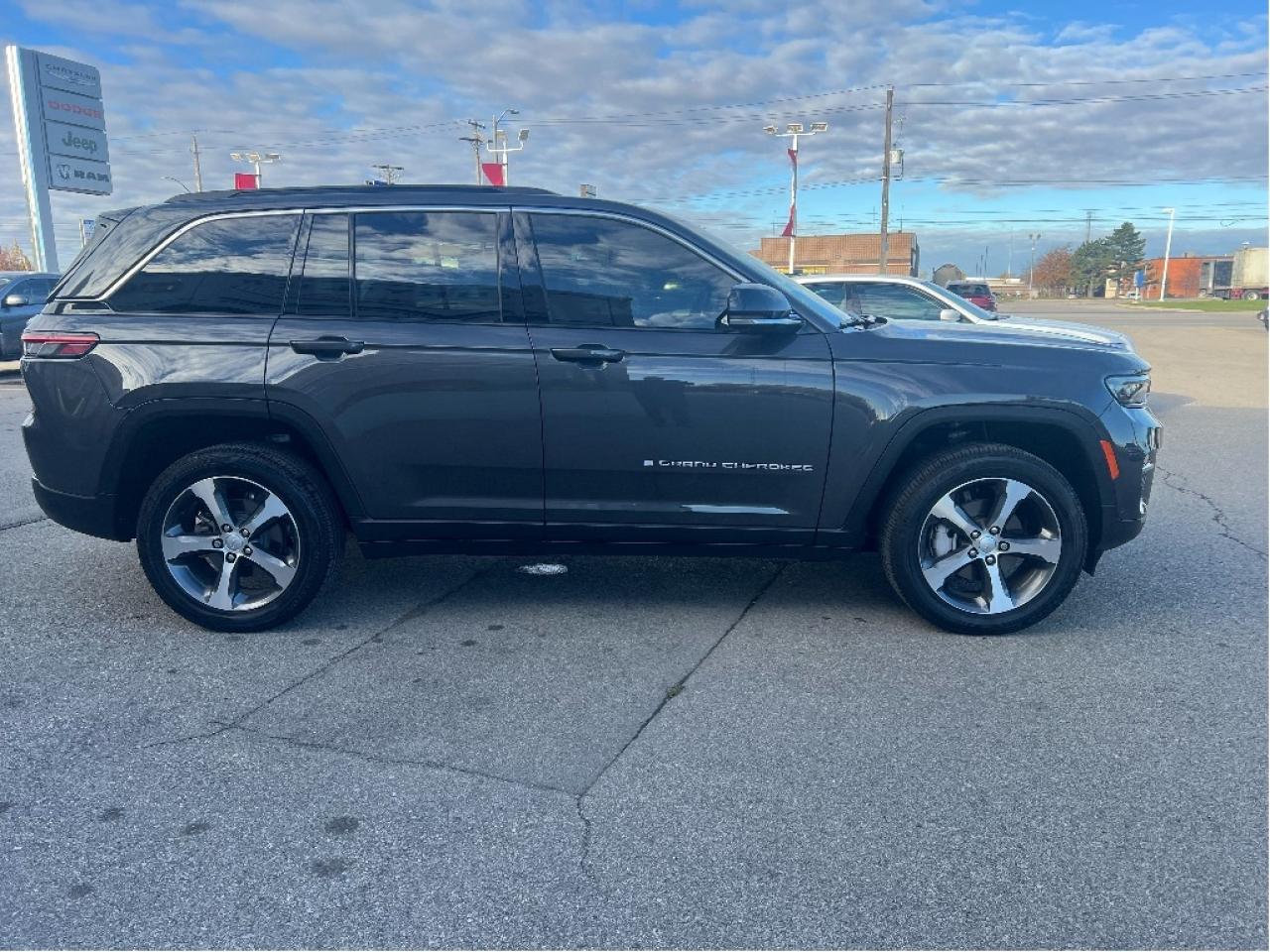2025 Jeep Grand Cherokee Limited 4x4 V6 Demonstrator *SUNROOF *TOW *LUXURY Photo4