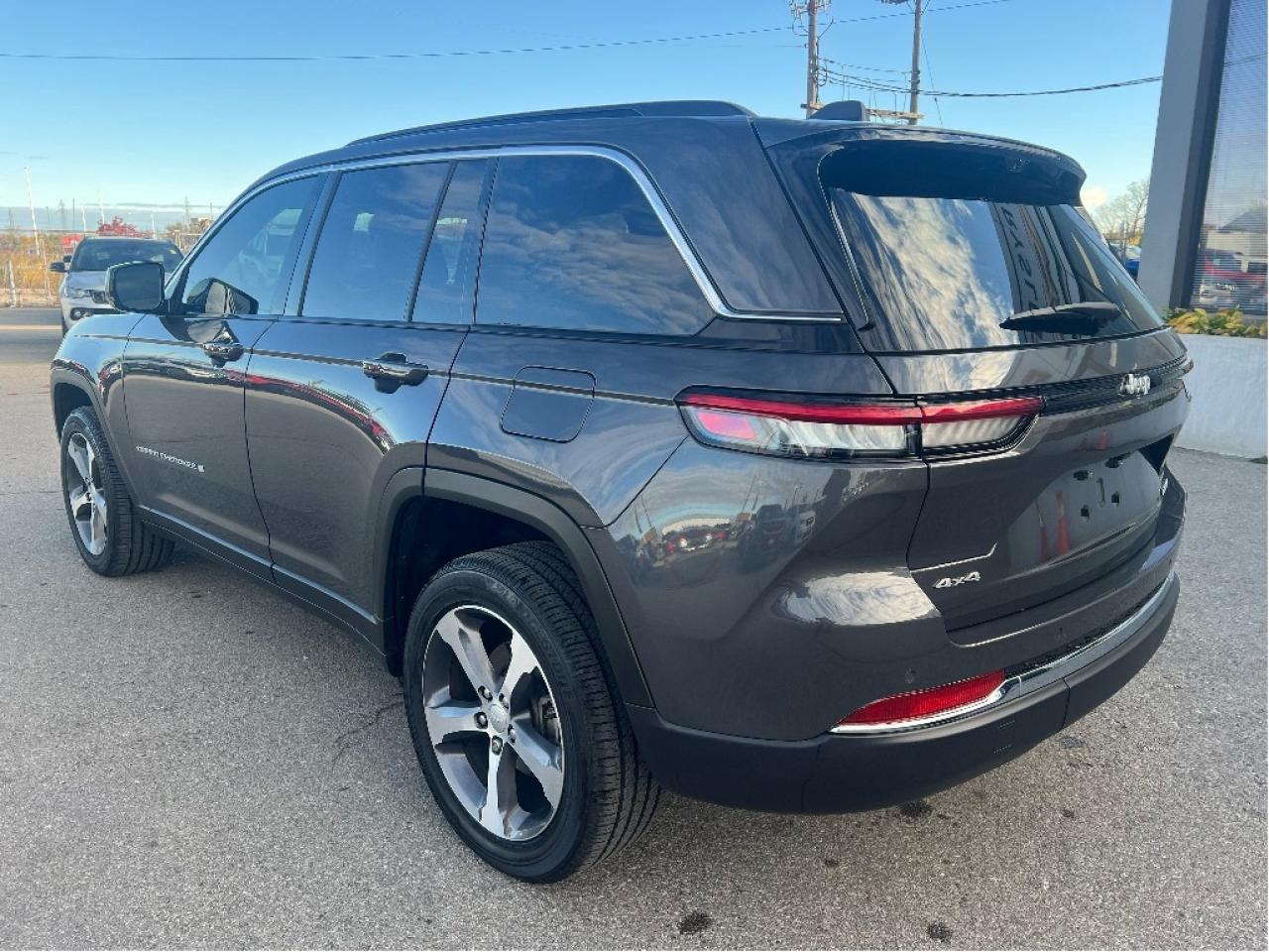 2025 Jeep Grand Cherokee Limited 4x4 V6 Demonstrator *SUNROOF *TOW *LUXURY Photo