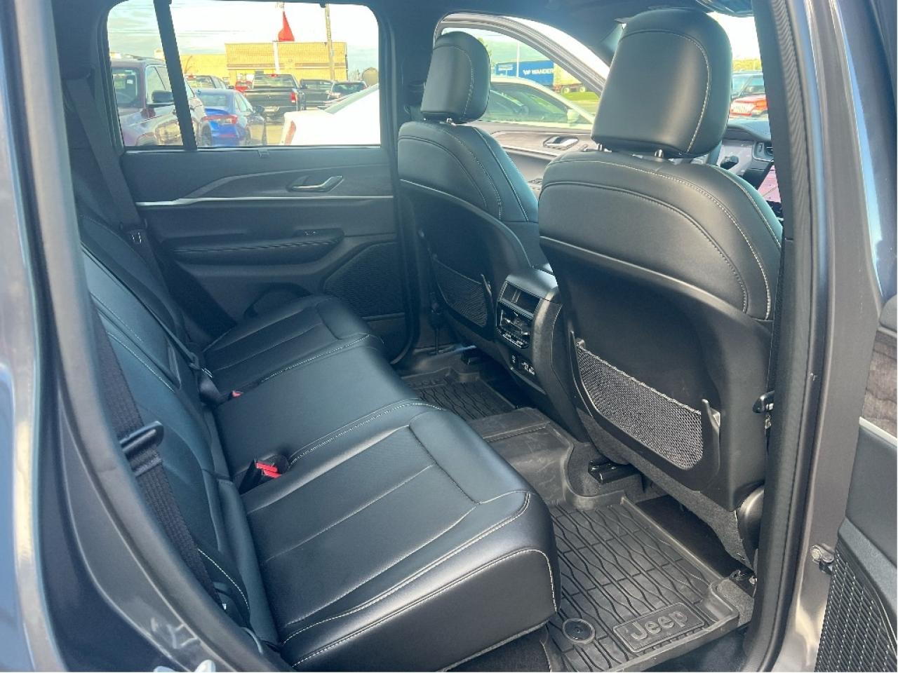 2025 Jeep Grand Cherokee Limited 4x4 V6 Demonstrator *SUNROOF *TOW *LUXURY Photo