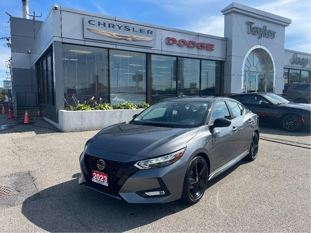 2023 Nissan Sentra SR Midnight *SUNROOF *LOW KMS *CLEAN CARFAX Photo2