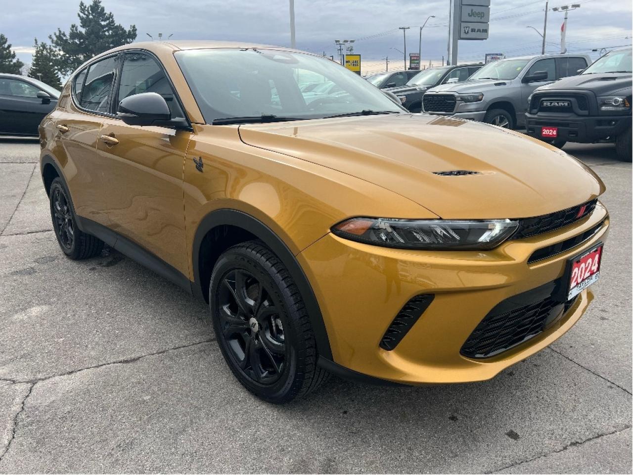 2024 Dodge Hornet GT AWD 4 Cyl Turbo Demonstrator *BLACKTOP Photo3