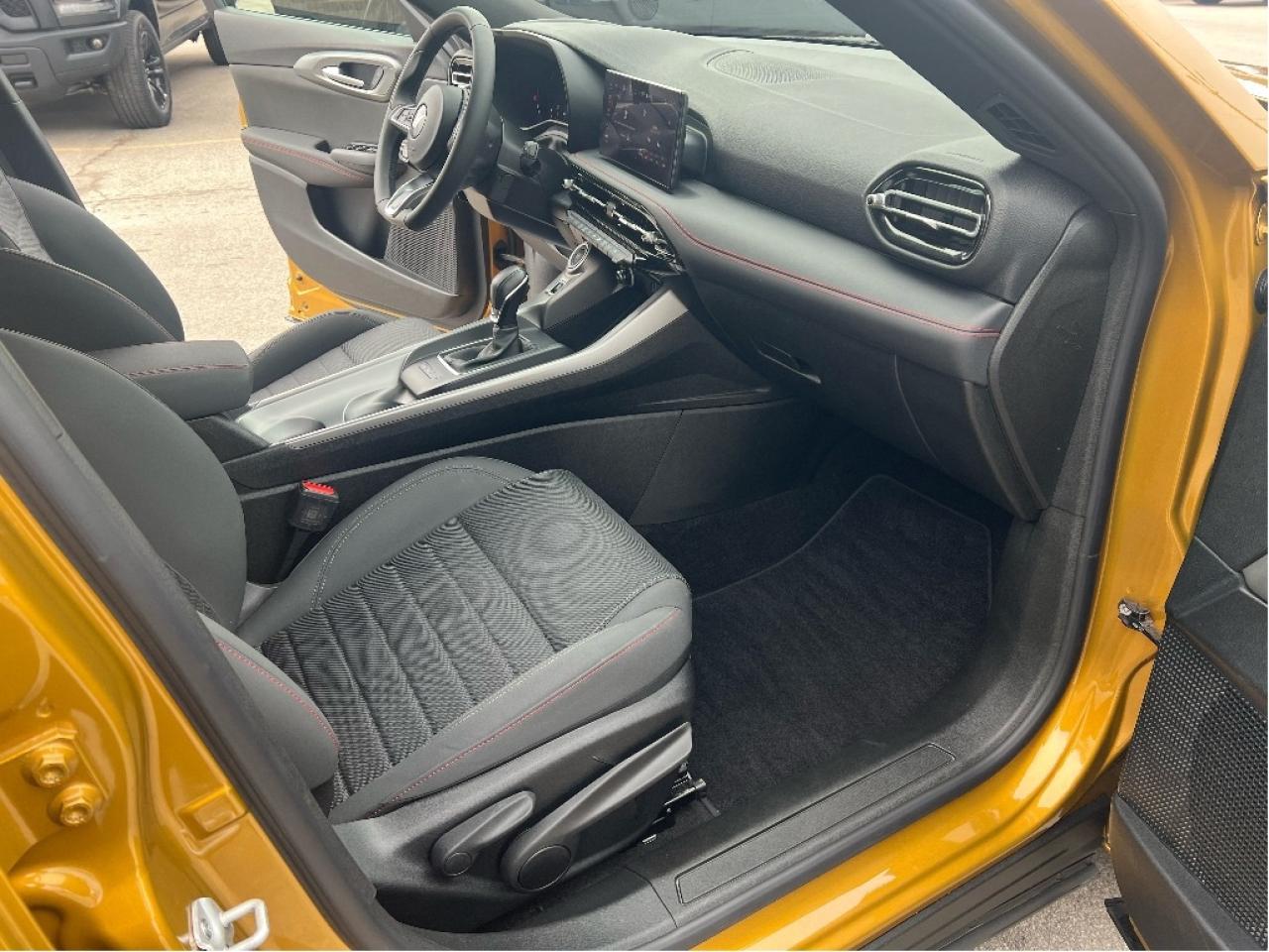 2024 Dodge Hornet GT AWD 4 Cyl Turbo *BLACKTOP *HEATED SEATS Photo