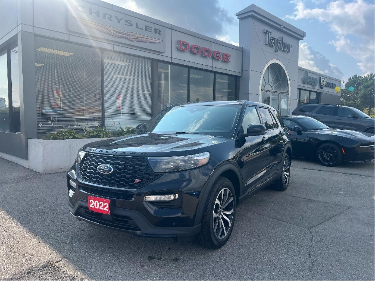 2022 Ford Explorer ST 4WD *INC SNOW TIRES!! *SUNROOF *HITCH Photo