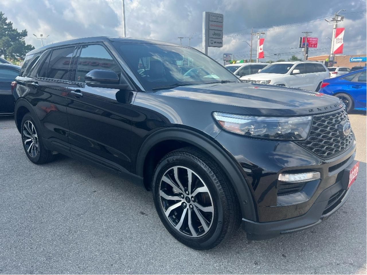 2022 Ford Explorer ST 4WD *INC SNOW TIRES!! *SUNROOF *HITCH Photo3