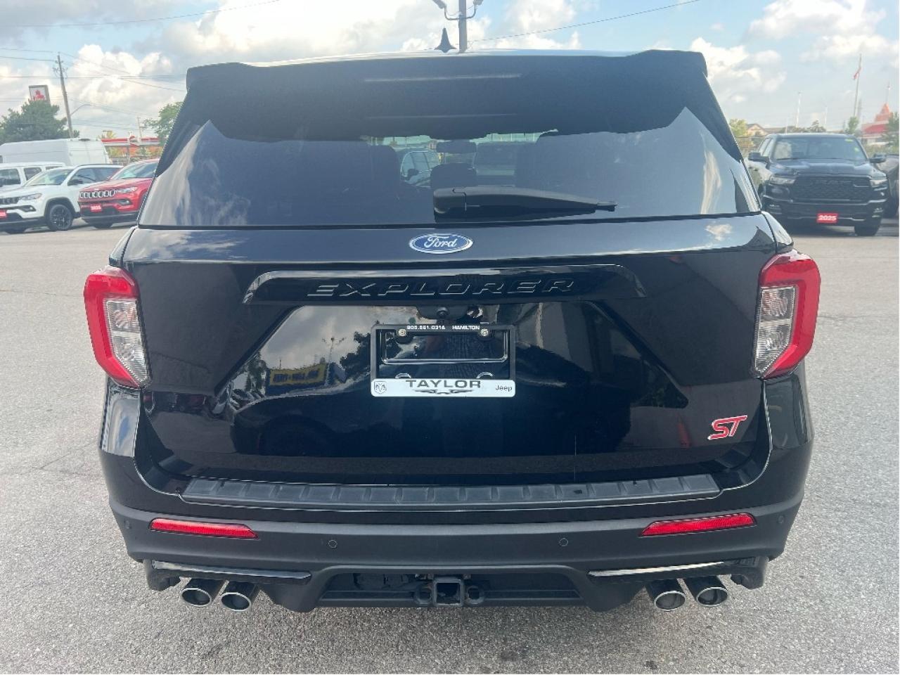 2022 Ford Explorer ST 4WD *INC SNOW TIRES!! *SUNROOF *HITCH Photo