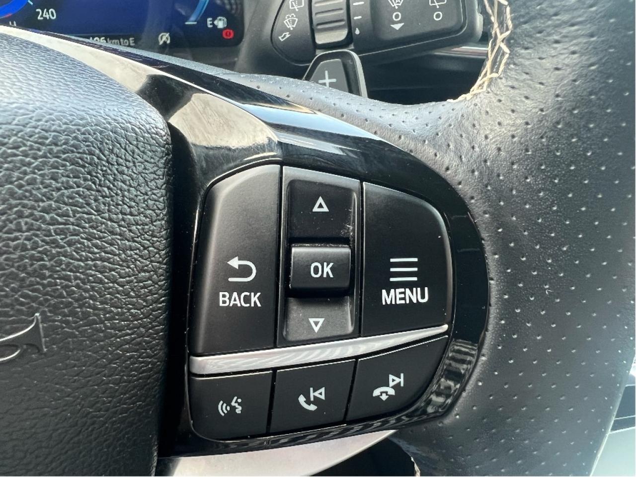 2022 Ford Explorer ST 4WD *INC SNOW TIRES!! *SUNROOF *HITCH Photo