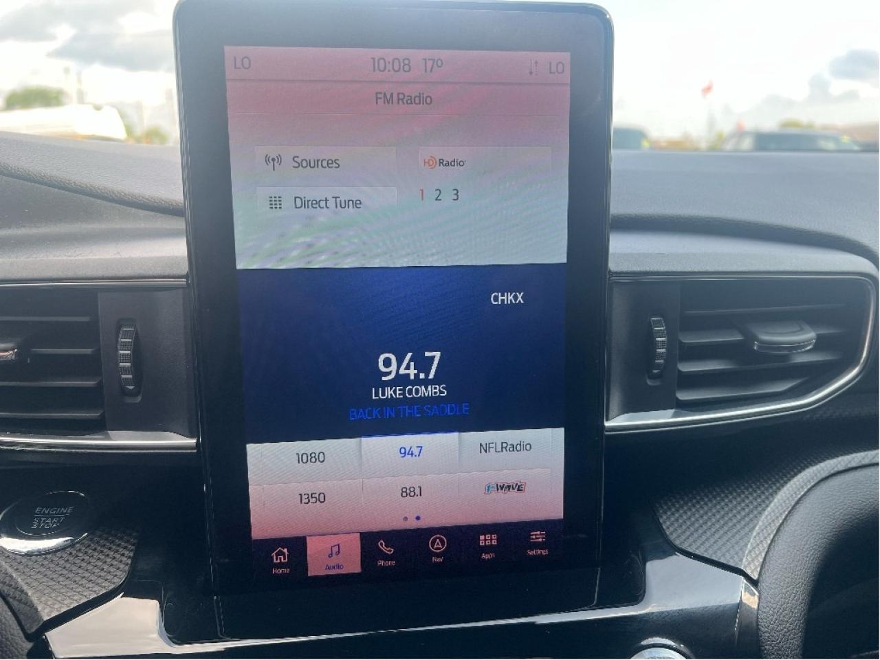 2022 Ford Explorer ST 4WD *INC SNOW TIRES!! *SUNROOF *HITCH Photo