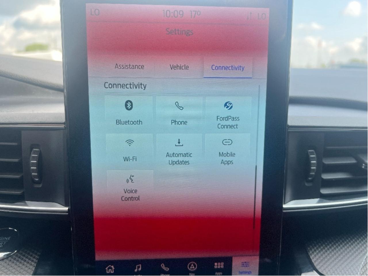 2022 Ford Explorer ST 4WD *INC SNOW TIRES!! *SUNROOF *HITCH Photo