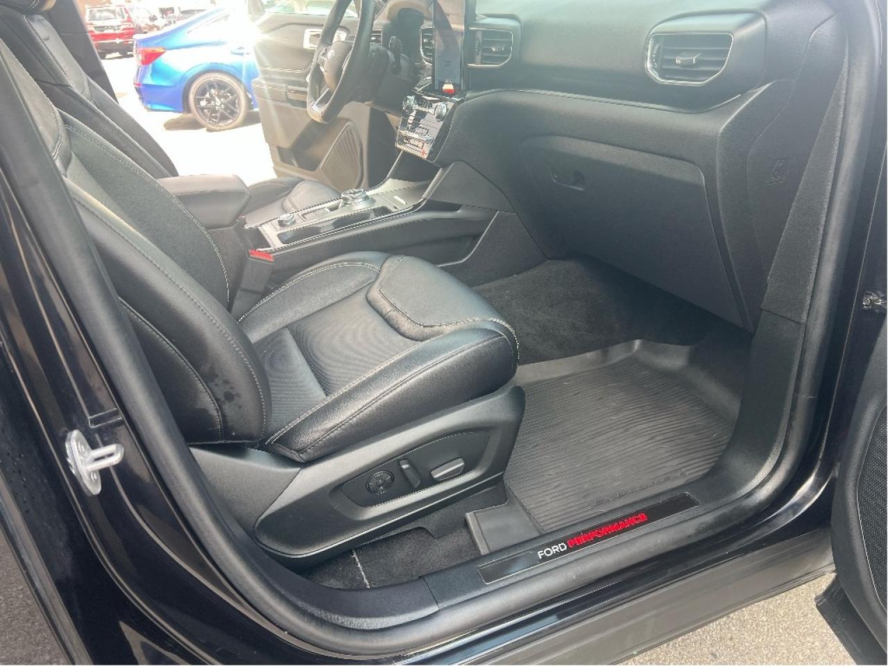 2022 Ford Explorer ST 4WD *INC SNOW TIRES!! *SUNROOF *HITCH Photo