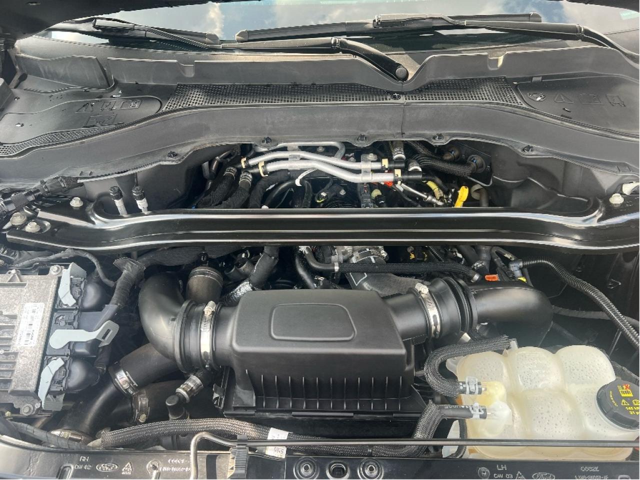 2022 Ford Explorer ST 4WD *INC SNOW TIRES!! *SUNROOF *HITCH Photo