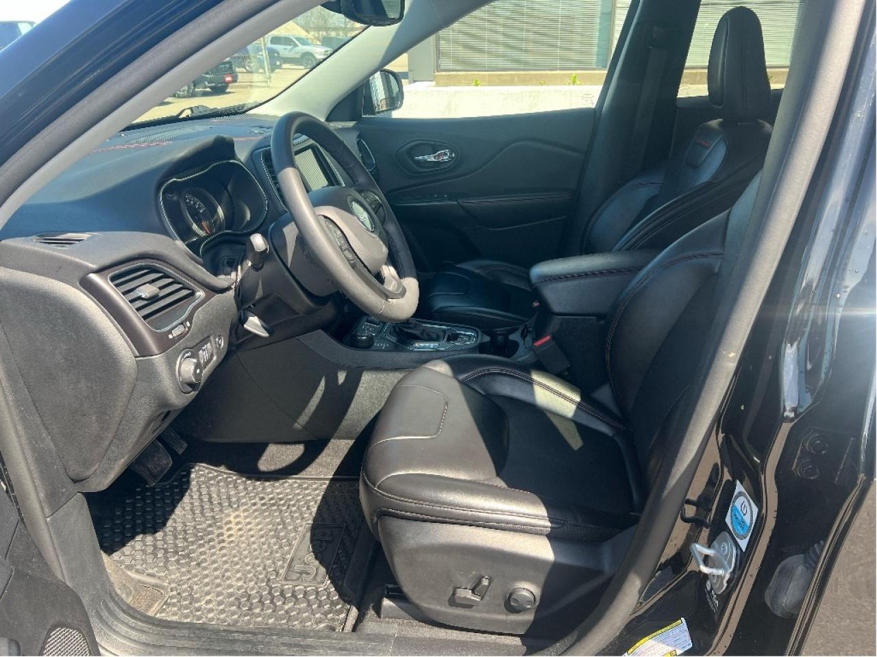 2022 Jeep Cherokee Trailhawk 4x4 V6 *PWR SEAT *HEAT SEATS *RMT START Photo