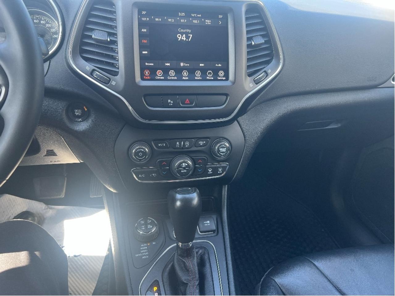 2022 Jeep Cherokee Trailhawk 4x4 V6 *PWR SEAT *HEAT SEATS *RMT START Photo