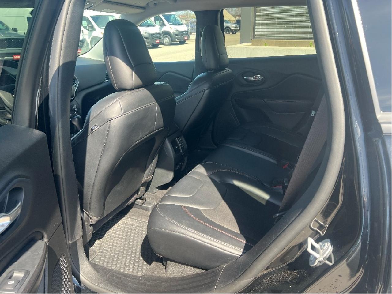 2022 Jeep Cherokee Trailhawk 4x4 V6 *PWR SEAT *HEAT SEATS *RMT START Photo