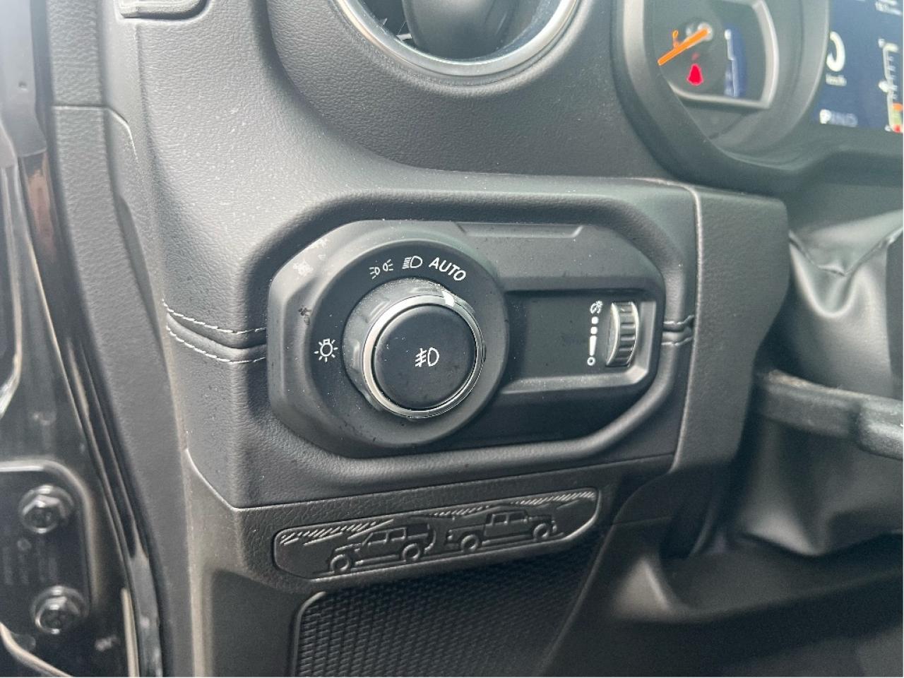 2025 Jeep Wrangler Sahara 4 Door 4x4 V6 Demonstrator *LEATHER *SAFETY Photo