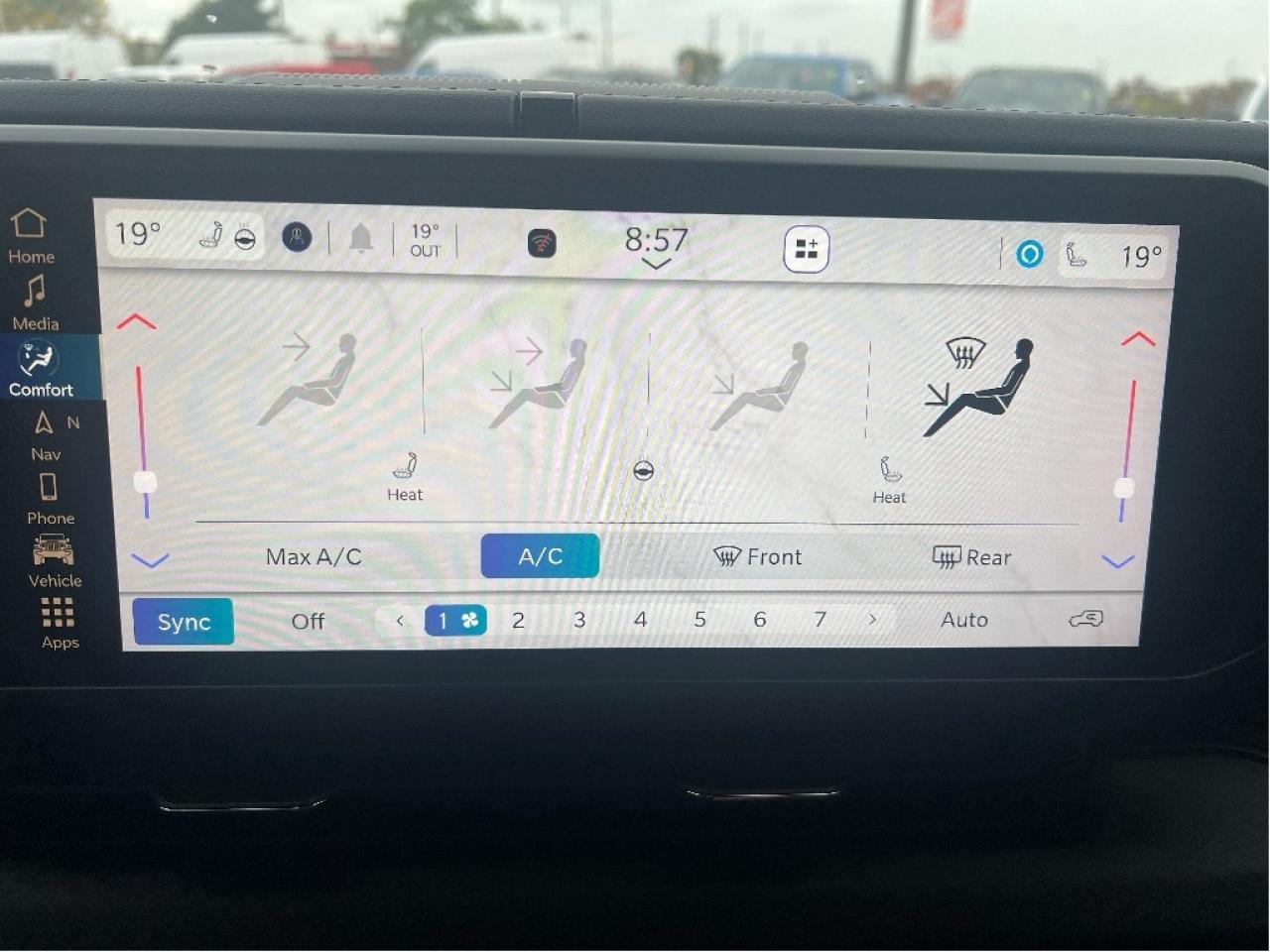 2025 Jeep Wrangler Sahara 4 Door 4x4 V6 Demonstrator *LEATHER *SAFETY Photo