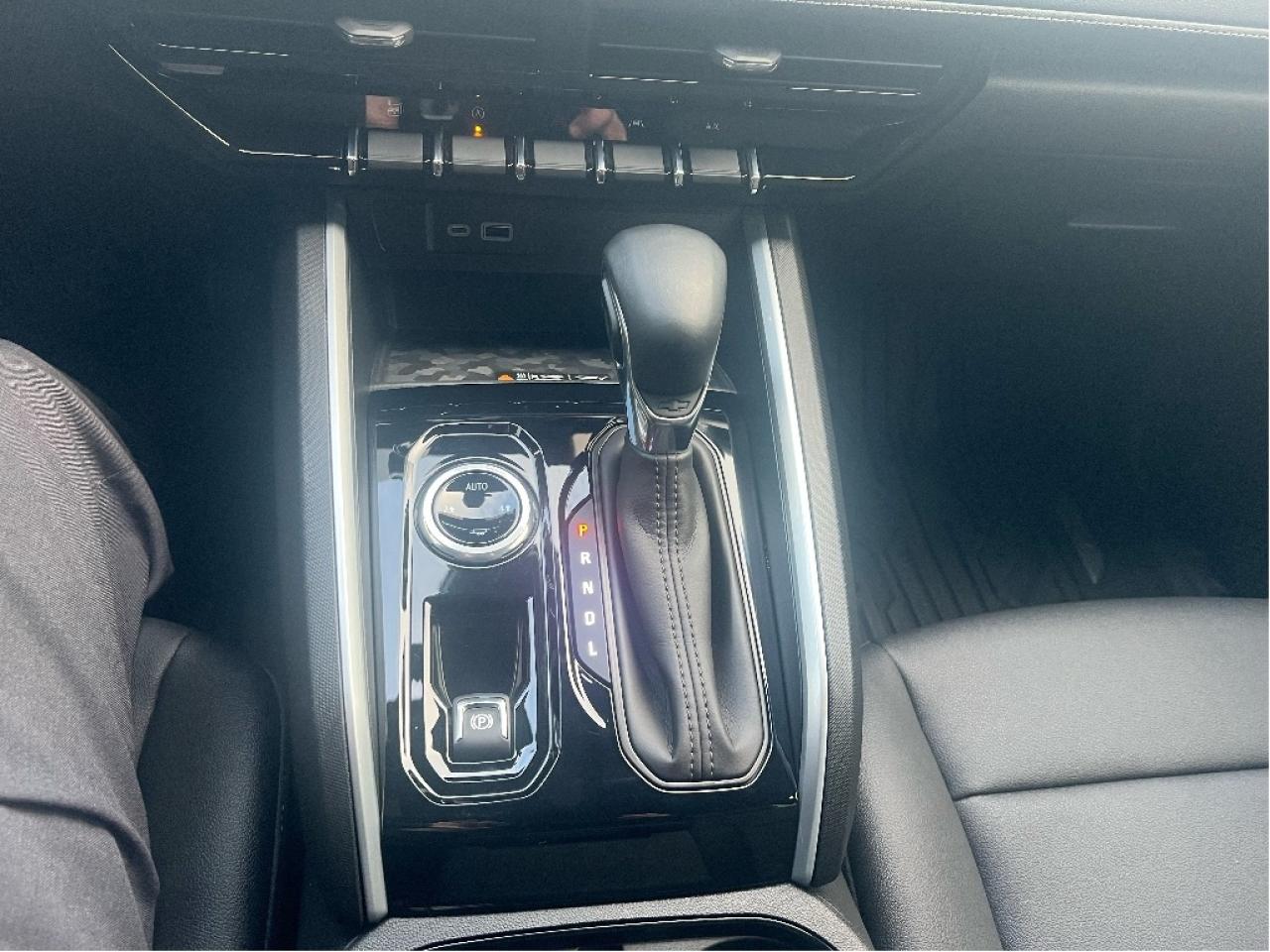 2023 Chevrolet Colorado 4LT Crew 4x4 Turbo *TOW *LTHR *NAVI *LINER *STEPS Photo