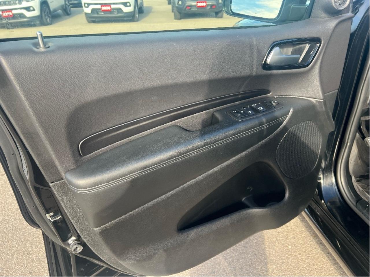 2024 Dodge Durango SXT Plus AWD V6 *BLACKTOP *TOW PACK *7-PASSENGER Photo