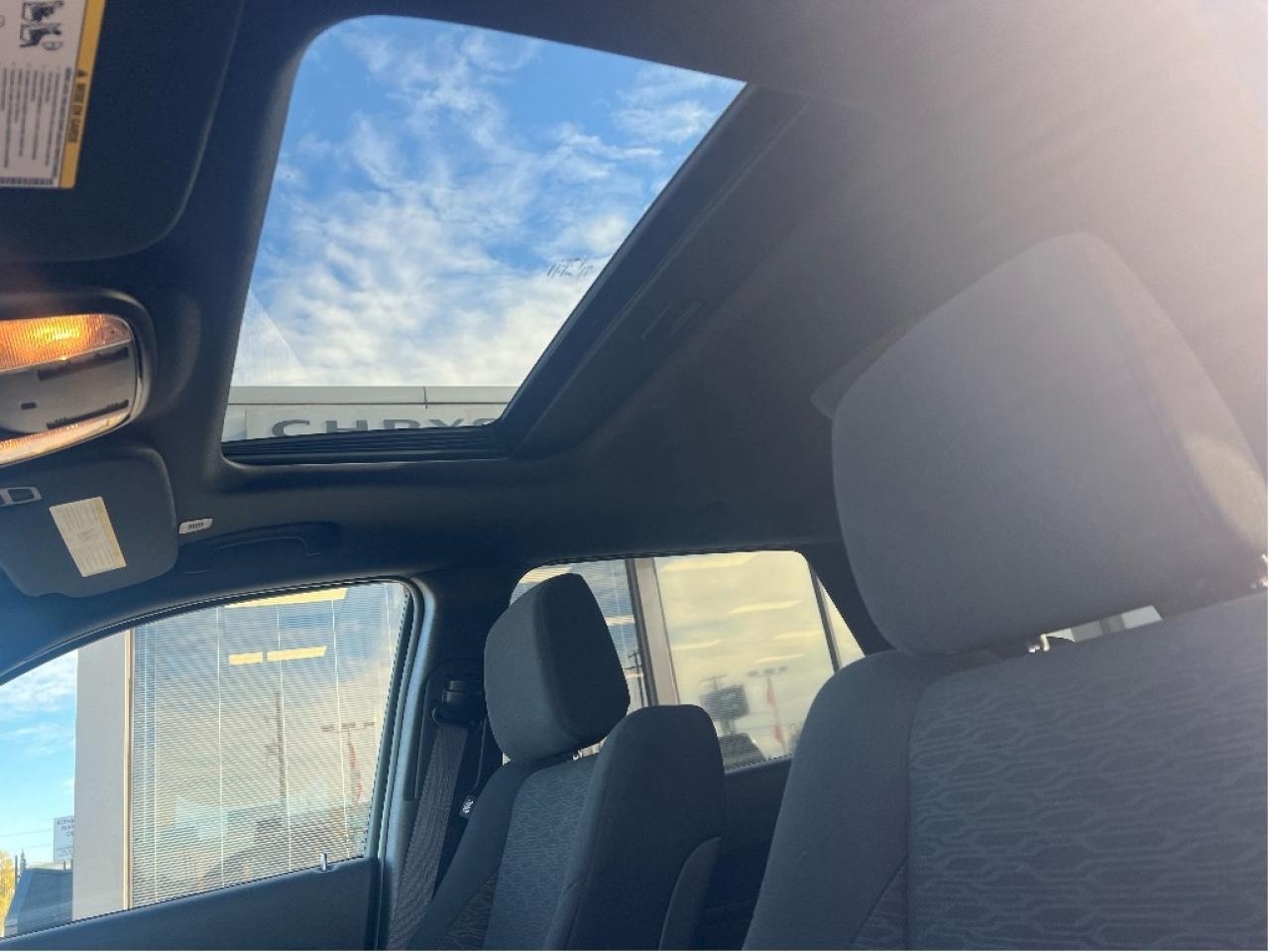 2024 Dodge Durango SXT Plus AWD V6 *BLACKTOP *TOW PACK *7-PASSENGER Photo