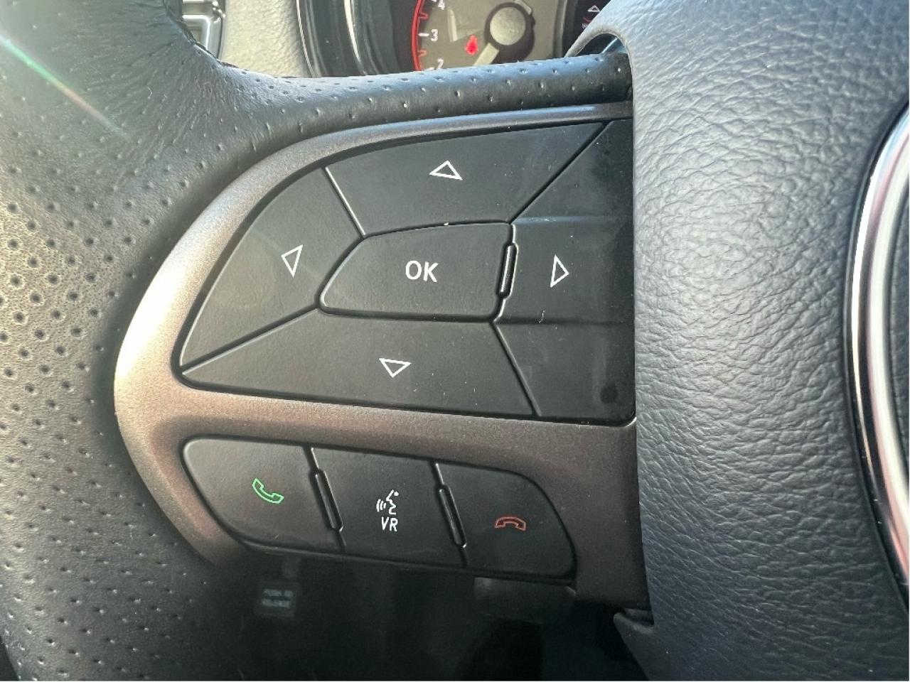 2024 Dodge Durango SXT Plus AWD V6 *BLACKTOP *TOW PACK *7-PASSENGER Photo