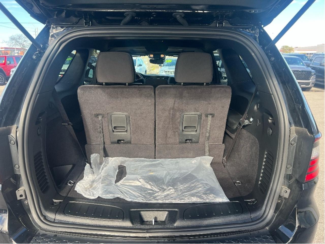 2024 Dodge Durango SXT Plus AWD V6 *BLACKTOP *TOW PACK *7-PASS Photo