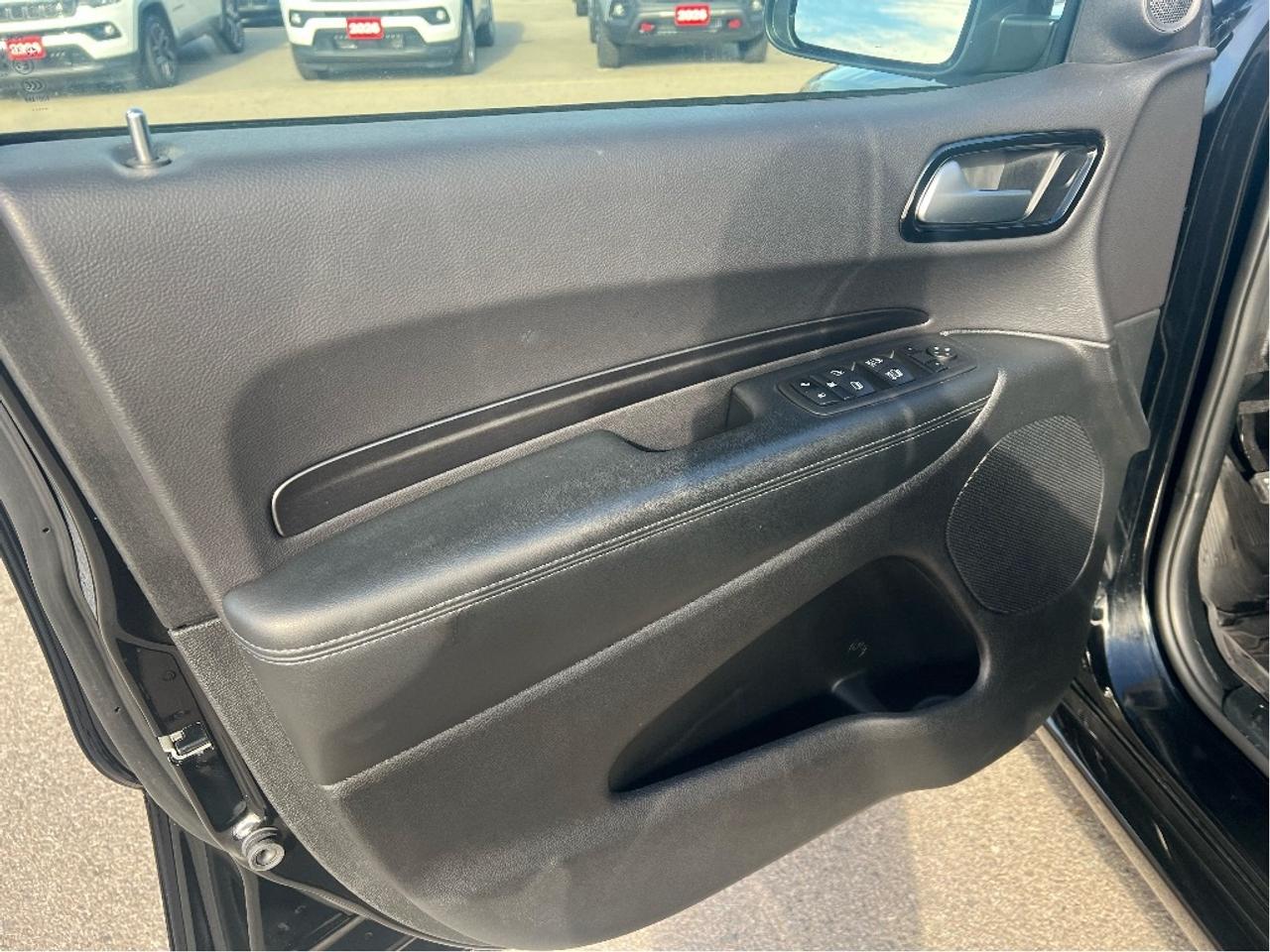 2024 Dodge Durango SXT+ AWD *6,286 KMS!! *BLACKTOP *TOW PACK *7-PASS Photo