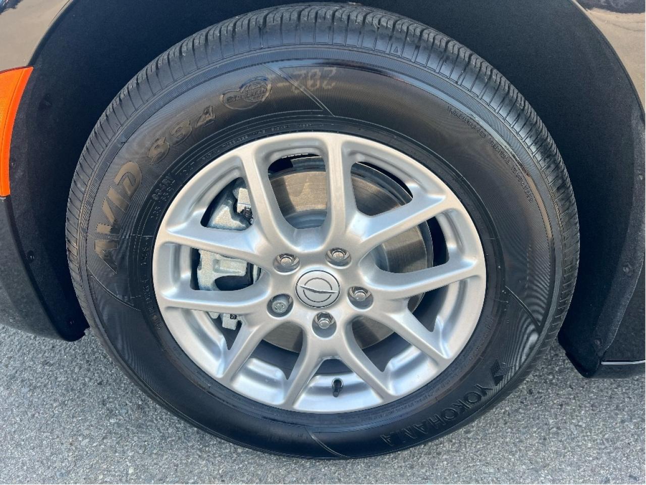 2026 Chrysler Pacifica Select 7-Pass V6 Demonstrator *NAVI *LTHR *LOW KMS Photo