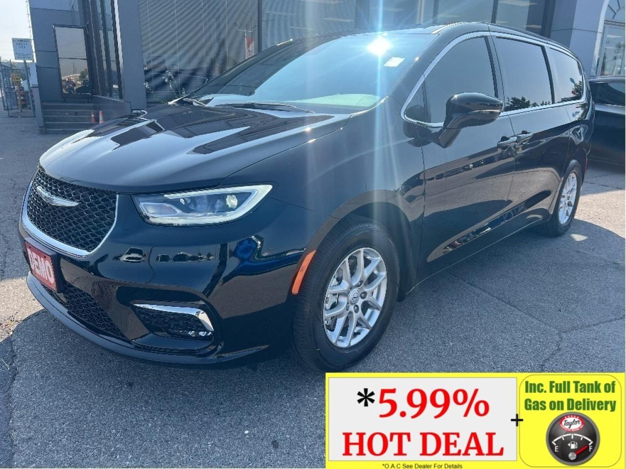 2026 Chrysler Pacifica Select 7-Pass V6 Demonstrator *NAVI *LTHR *LOW KMS Photo