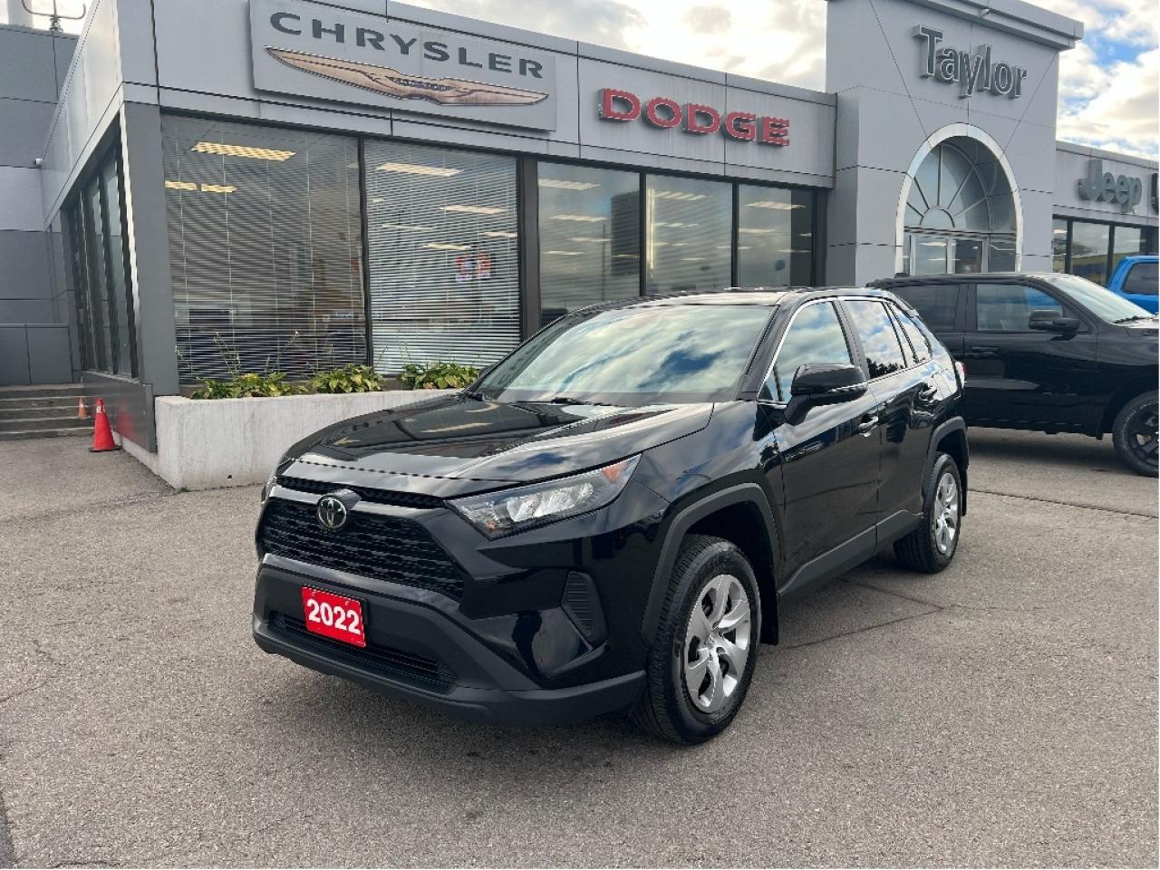 2022 Toyota RAV4 LE AWD *CLEAN CARFAX *HEATED SEATS *SAFETY SENSE Photo