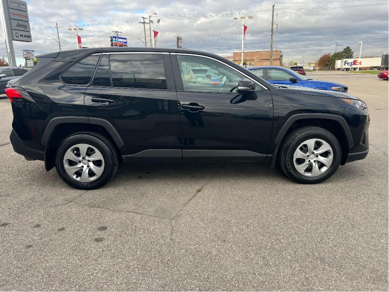 2022 Toyota RAV4 LE AWD *CLEAN CARFAX *HEATED SEATS *SAFETY SENSE Photo4