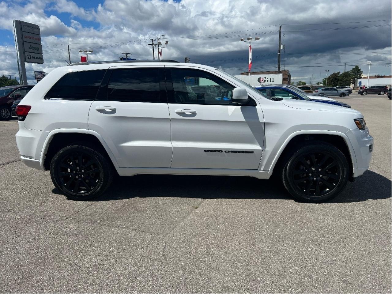 2020 Jeep Grand Cherokee Altitude 4x4 V6 *NAVI *LOW KMS *ONE OWNER Photo