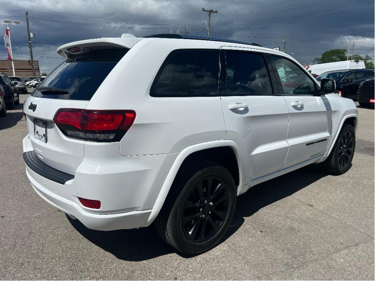 2020 Jeep Grand Cherokee Altitude 4x4 V6 *NAVI *LOW KMS *ONE OWNER Photo