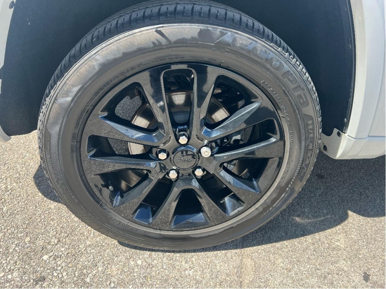 2020 Jeep Grand Cherokee Altitude 4x4 V6 *NAVI *LOW KMS *ONE OWNER Photo