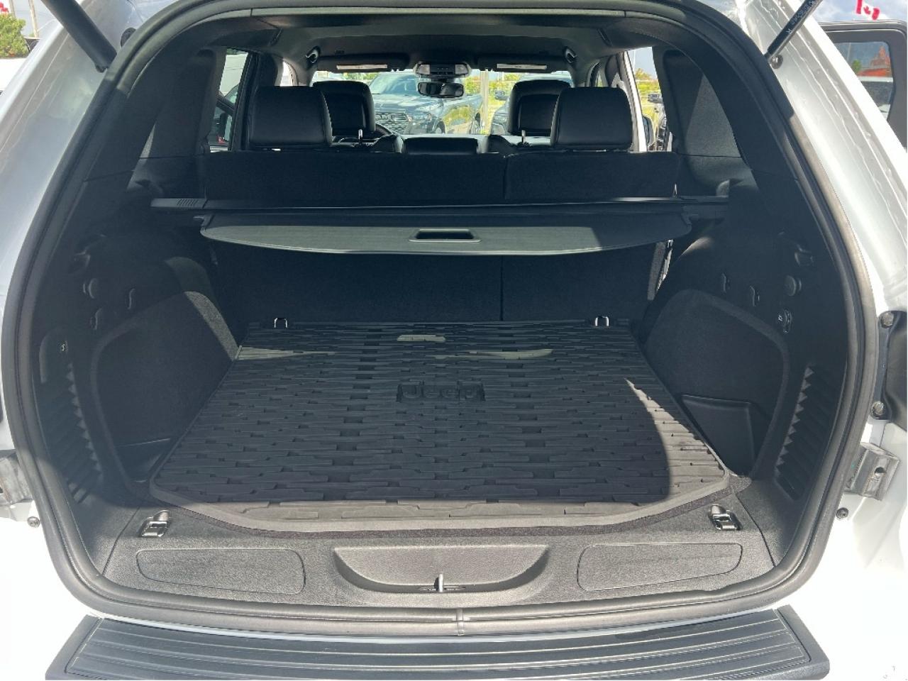 2020 Jeep Grand Cherokee Altitude 4x4 V6 *NAVI *LOW KMS *ONE OWNER Photo