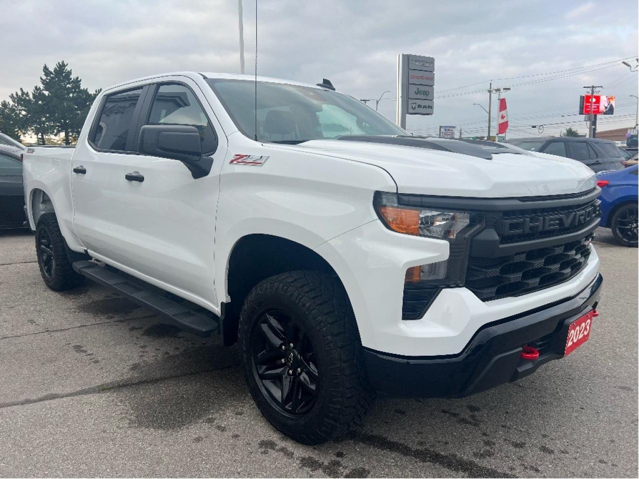 2023 Chevrolet Silverado 1500 Trail Boss Z71 4x4 Crew *LOW KMS *CLEAN CARFAX Photo