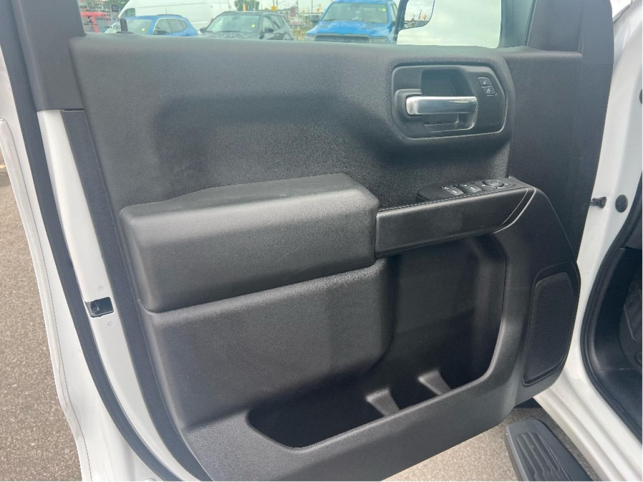 2023 Chevrolet Silverado 1500 Trail Boss Z71 4x4 Crew *LOW KMS *CLEAN CARFAX Photo