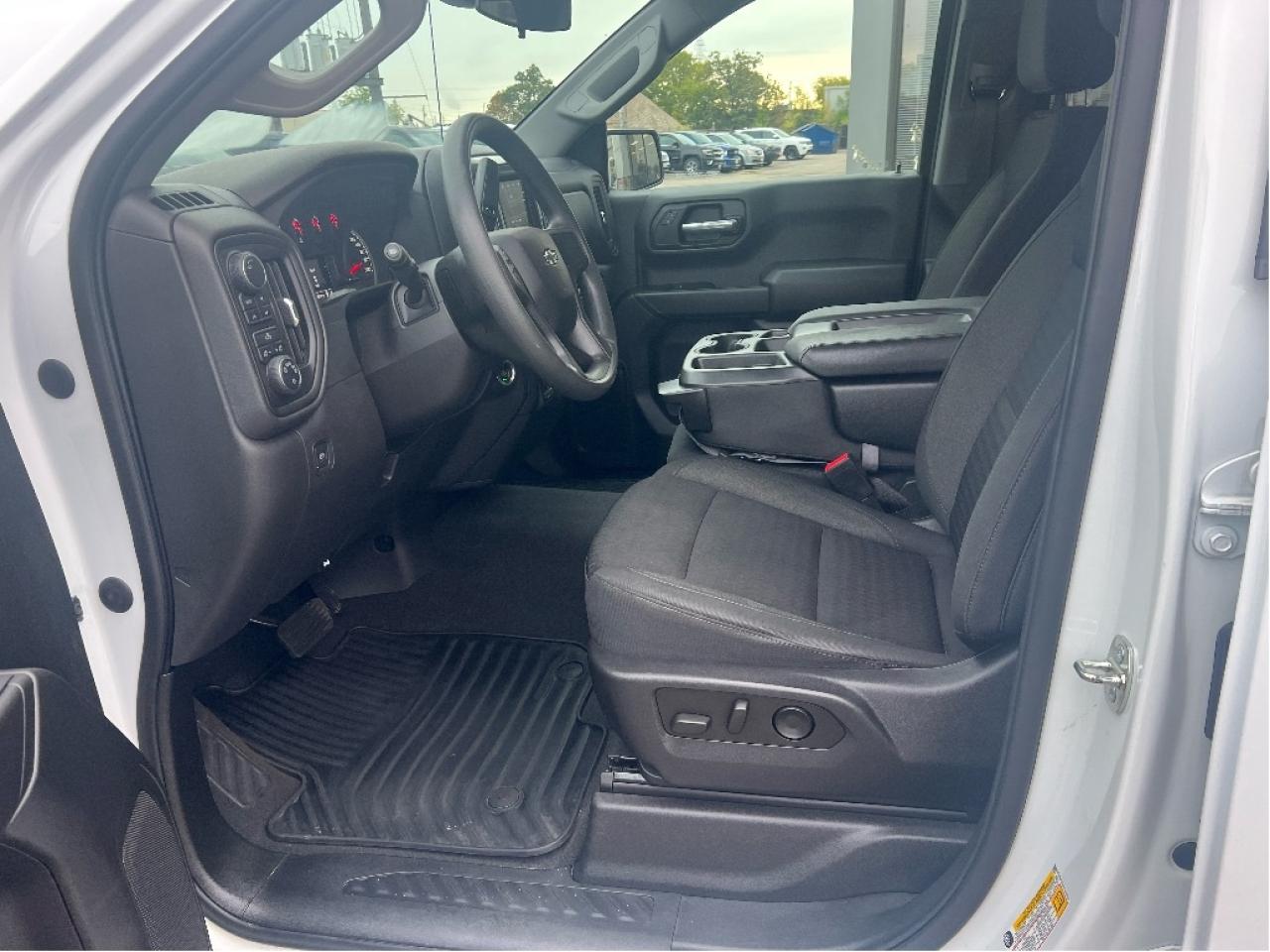 2023 Chevrolet Silverado 1500 Trail Boss Z71 4x4 Crew *LOW KMS *CLEAN CARFAX Photo