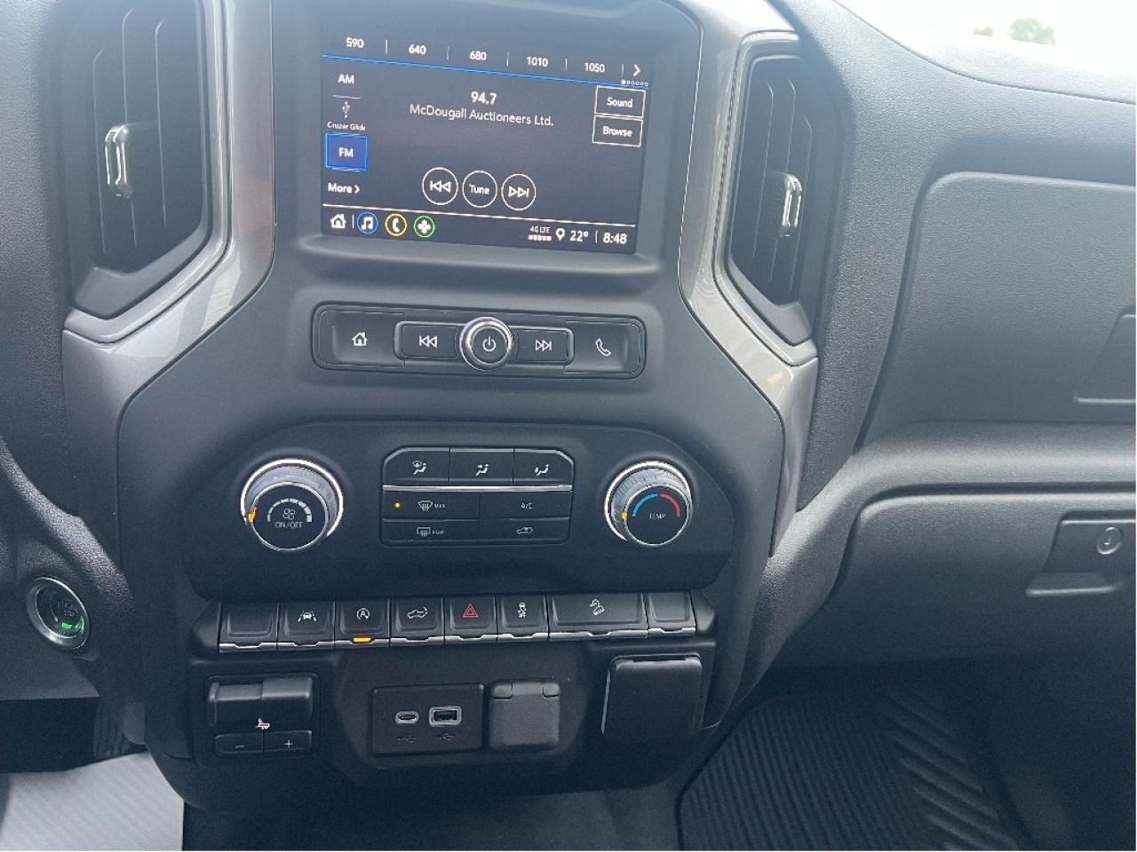 2023 Chevrolet Silverado 1500 Trail Boss Z71 4x4 Crew *LOW KMS *CLEAN CARFAX Photo