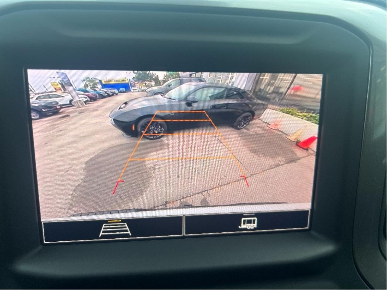 2023 Chevrolet Silverado 1500 Trail Boss Z71 4x4 Crew *LOW KMS *CLEAN CARFAX Photo