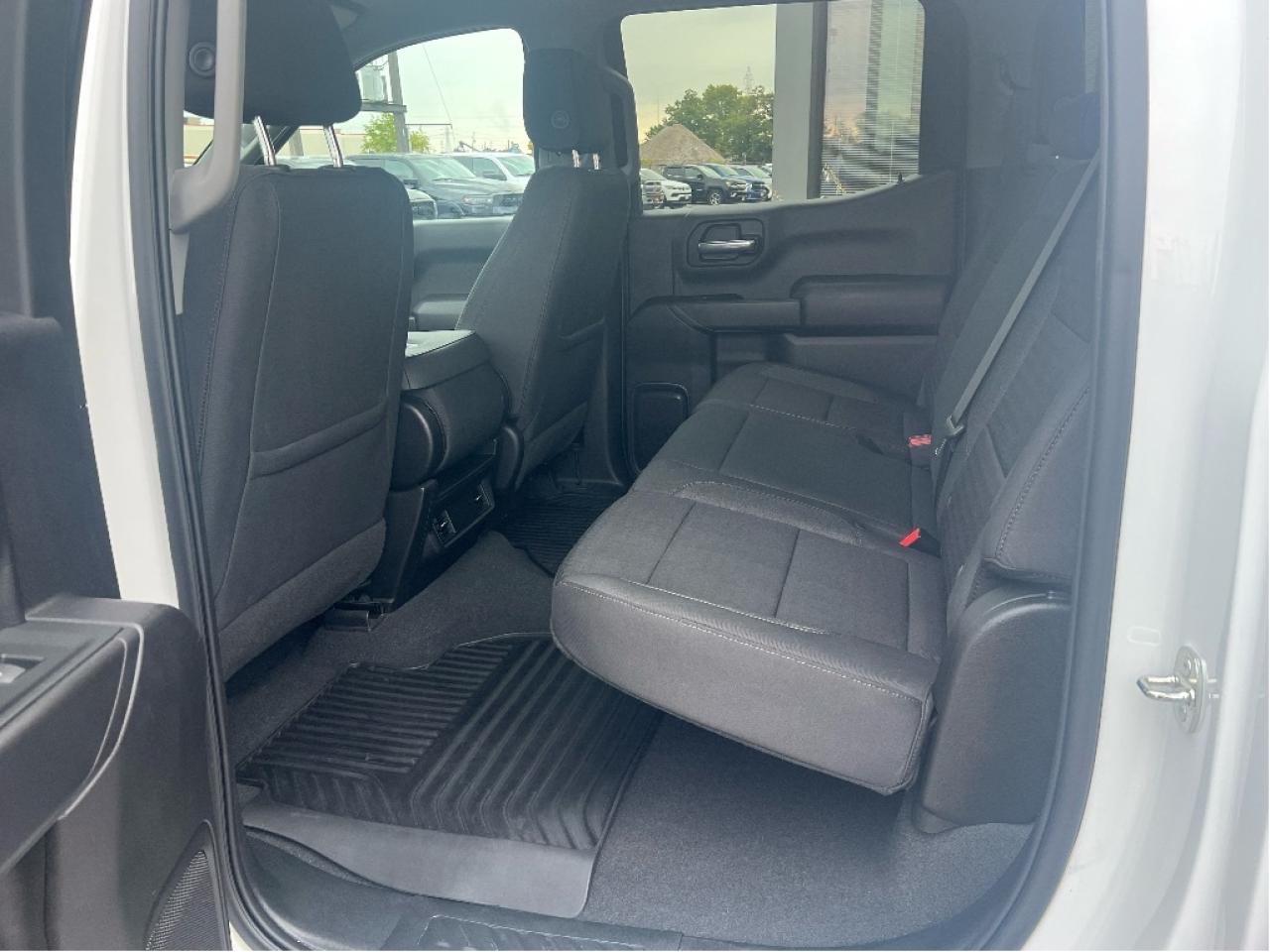 2023 Chevrolet Silverado 1500 Trail Boss Z71 4x4 Crew *LOW KMS *CLEAN CARFAX Photo