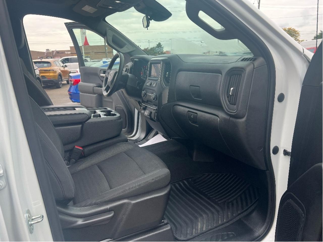 2023 Chevrolet Silverado 1500 Trail Boss Z71 4x4 Crew *LOW KMS *CLEAN CARFAX Photo